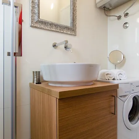 & Tiramola - Old Town ゲストハウス