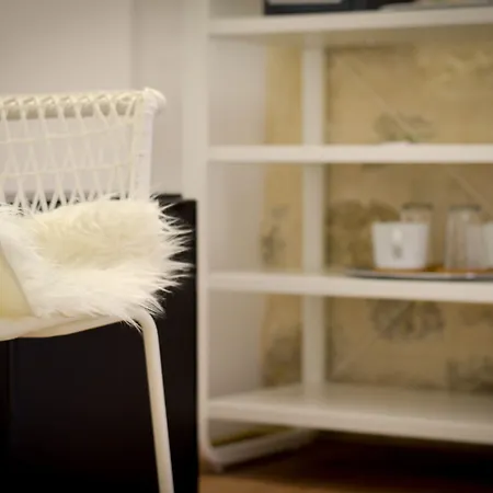 & Tiramola - Old Town ゲストハウス トロギール