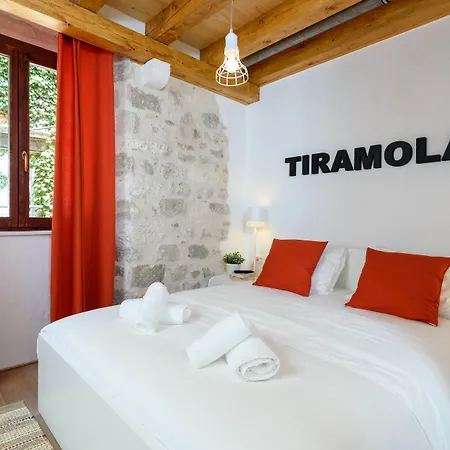 & Tiramola - Old Town 3* トロギール