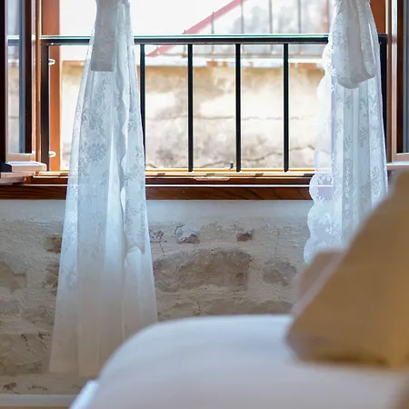 ゲストハウス & Tiramola - Old Town 3*