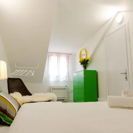 ゲストハウス & Tiramola - Old Town 3*