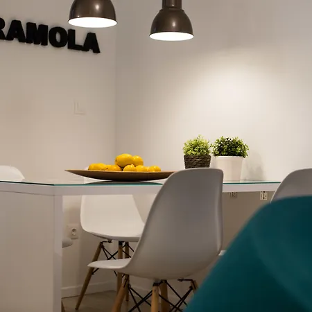 ゲストハウス & Tiramola - Old Town 3*