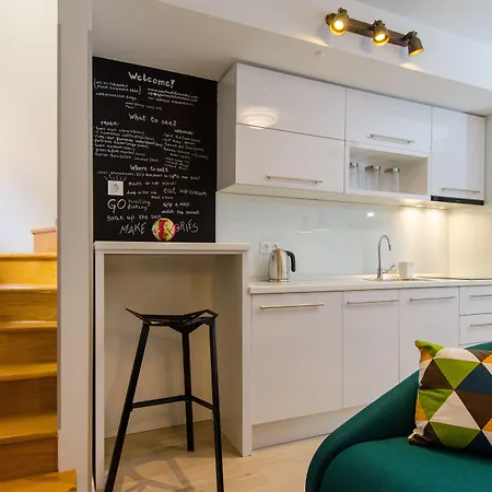 & Tiramola - Old Town ゲストハウス