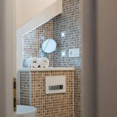 ゲストハウス & Tiramola - Old Town