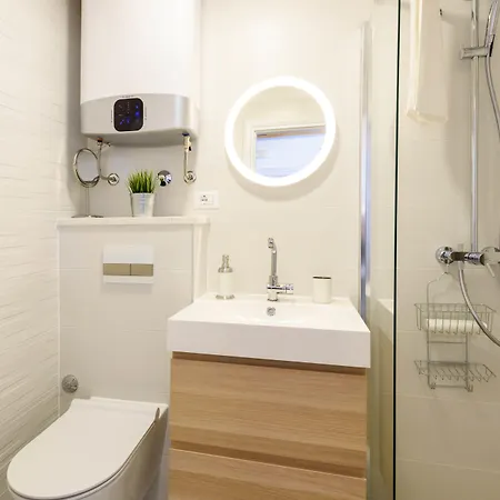 & Tiramola - Old Town ゲストハウス トロギール