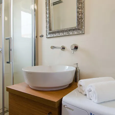 ゲストハウス & Tiramola - Old Town 3*