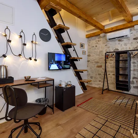 & Tiramola - Old Town ゲストハウス トロギール