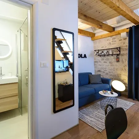 & Tiramola - Old Town 3* トロギール