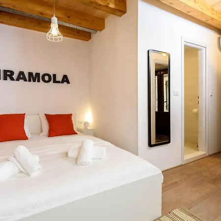 & Tiramola - Old Town トロギール