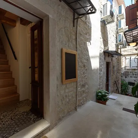 Guest house & Tiramola - Old Town Trogir
